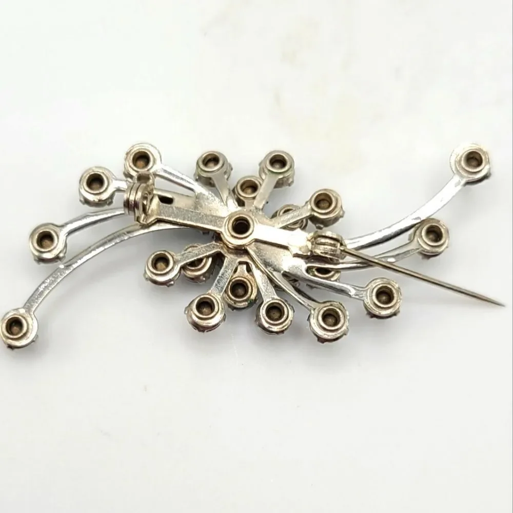 Beautiful Vintage light blue rhinestone brooch pin, silvertone,  unsigned